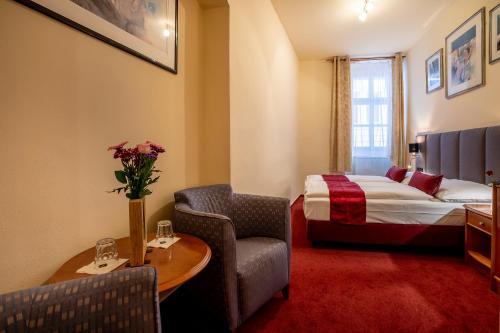 Double Room image 8
