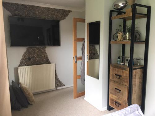 cosy and modern 3 bedroom house
