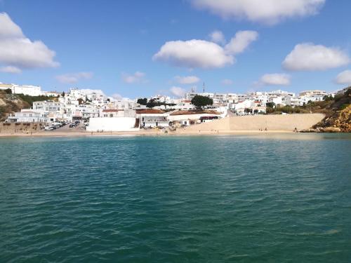pludmale, Cantinho do Burgau in Luz