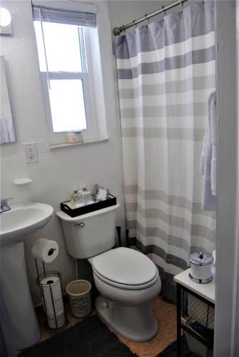 Miami Cottage - Location, Location, Location!