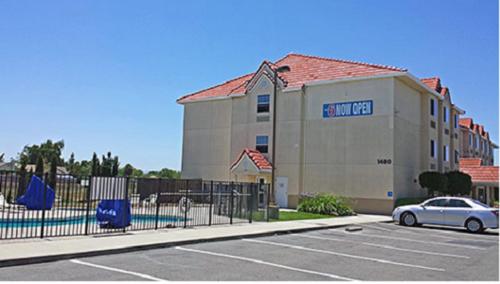 Motel 6-Dixon, CA Motel 6 Dixon is perfectly located for both business and leisure guests in Dixon (CA). Both business travelers and tourists can enjoy the hotels facilities and services. Service-minded staff will wel