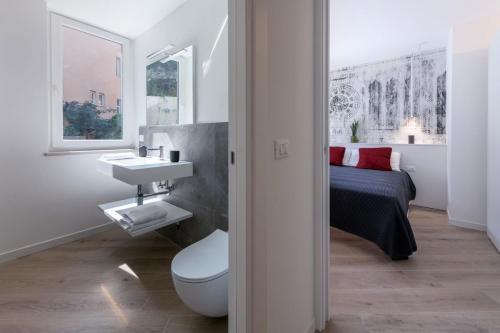 One-Bedroom Apartment with Garden image 7