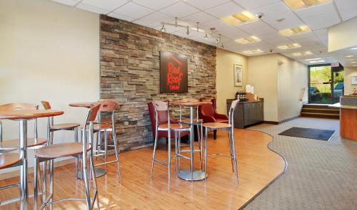Red Roof Inn Cleveland Airport - Middleburg Heights in Middleburg Heights, USA