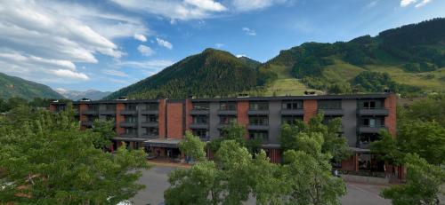 Aspen Square Condominium Hotel