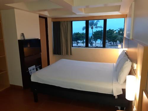 Standard Double Room image 7