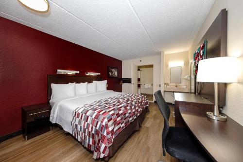 Red Roof Inn Tampa - Brandon - image 6