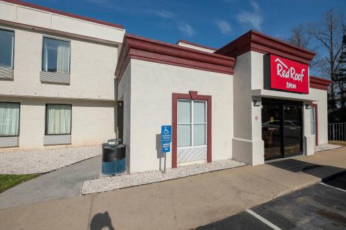 Red Roof Inn Raleigh North-Crabtree Mall-PNC Arena