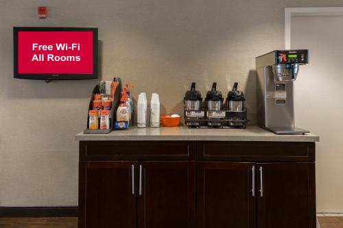 Red Roof PLUS Long Island - Garden City