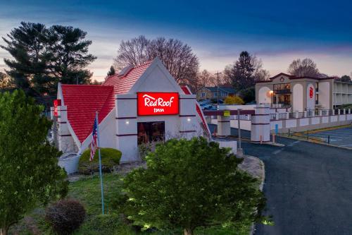 Red Roof Inn Warrenton - image 2