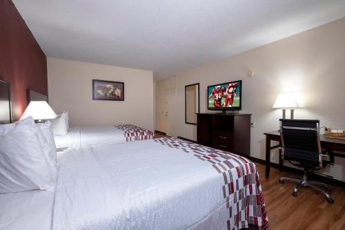 Red Roof Inn Warrenton - image 9