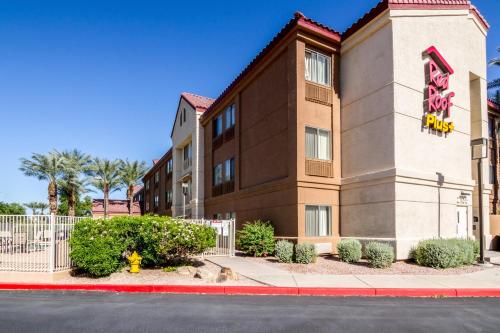 Red Roof Inn PLUS+ Tempe - Phoenix Airport