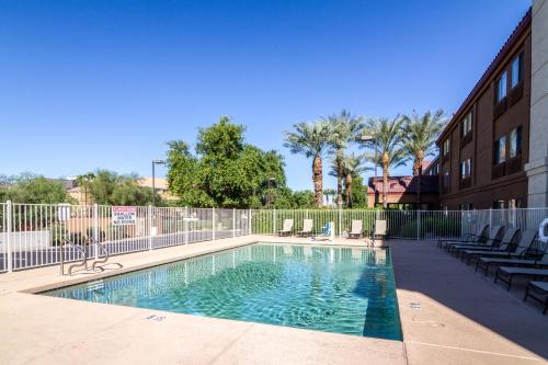 Red Roof Inn PLUS+ Tempe - Phoenix Airport - Hotel - Tempe