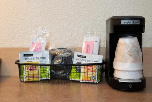 Red Roof Inn Canton - image 4