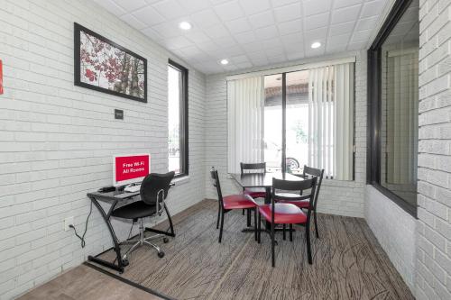 Red Roof Inn Roanoke Rapids in Roanoke Rapids, USA