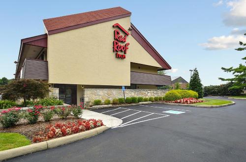 Red Roof Inn Louisville East - Hurstbourne - image 10