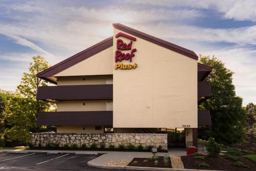 Red Roof Inn PLUS+ Chicago - Willowbrook