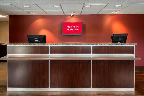 Red Roof Inn PLUS+ Chicago - Naperville in Naperville, USA