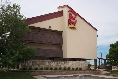 Red Roof Inn PLUS+ Chicago - Naperville