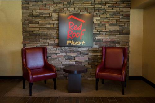 Red Roof Inn PLUS+ Chicago - Willowbrook