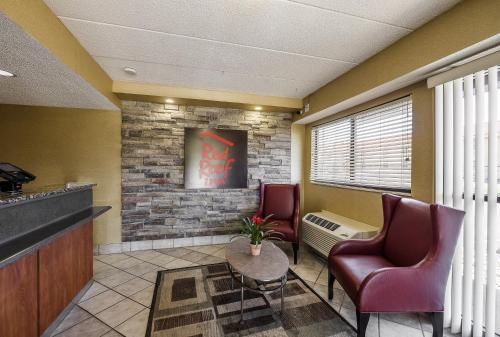 Red Roof Inn Columbus East- Reynoldsburg - image 7