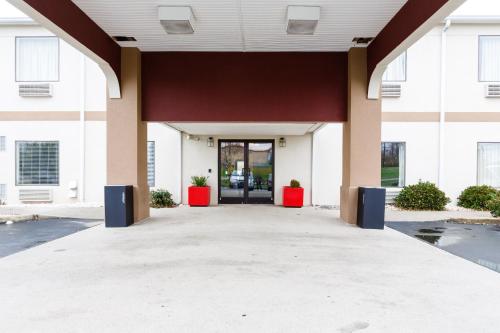 Red Roof Inn PLUS+ Danville, KY in Danville, USA