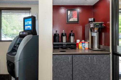 Red Roof Inn Chicago - Lansing - image 6