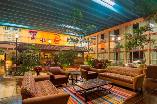 Red Roof Inn & Conference Center Lubbock - image 3