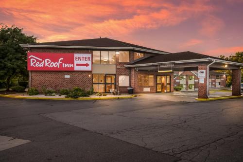 Red Roof Inn Rochester - Airport in Rochester, USA