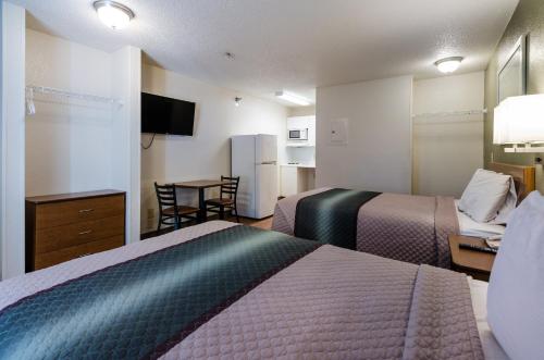 Hometowne Studios by Red Roof Winston-Salem - University Pkwy in Winston-Salem, USA