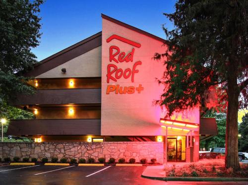 Red Roof Inn PLUS+ Atlanta - Buckhead in Atlanta, USA