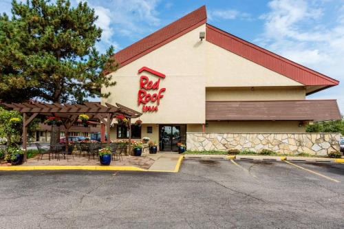 Red Roof Inn Grand Rapids Airport - Accommodation - Cascade