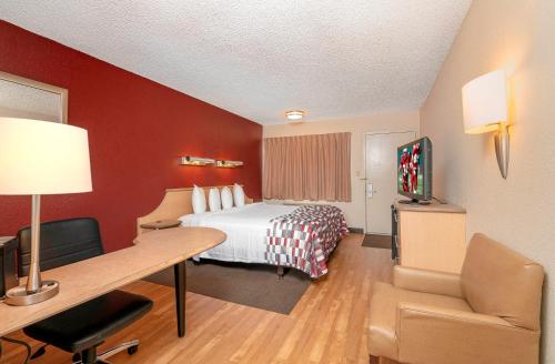 Red Roof Inn Detroit - Roseville/ St Clair Shores