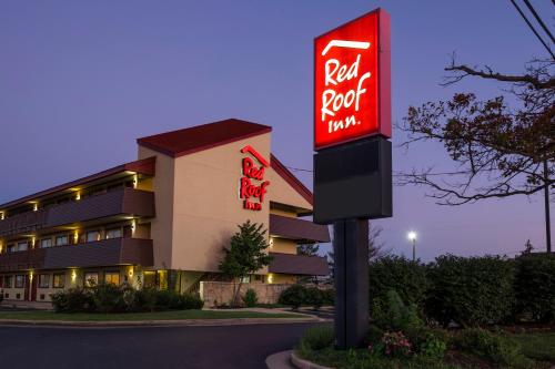 Red Roof Inn - Cincinnati Sharonville