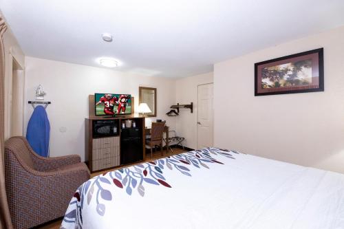 Red Roof Inn Neptune - Jersey Shore - image 8