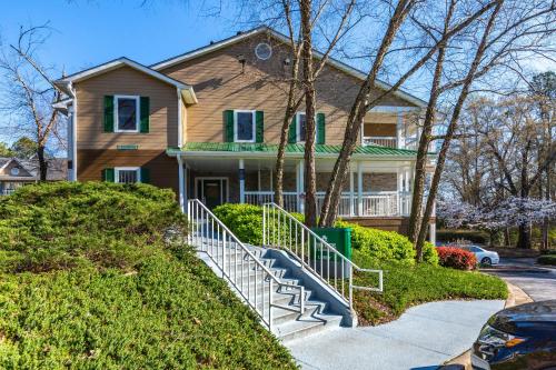HomeTowne Studios by Red Roof Atlanta NE - Downtown Norcross, Norcross (fotografie 5)