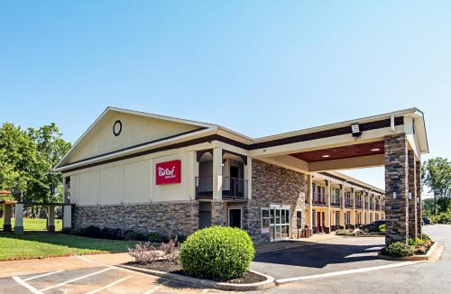 Red Roof Inn & Suites Greenwood, SC in Greenwood, USA