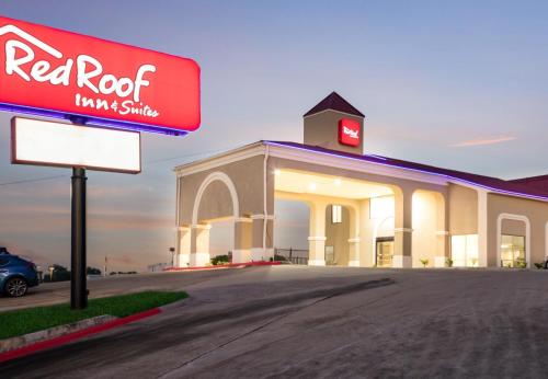 Red Roof Inn & Suites Austin East - Manor in Manor, USA