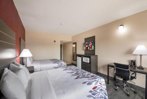 Red Roof Inn & Suites Austin East - Manor