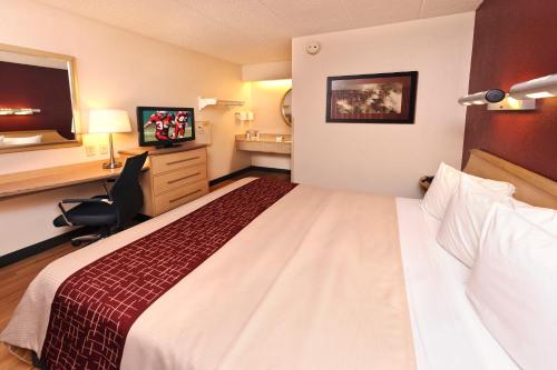 Red Roof Inn Parkersburg - main image
