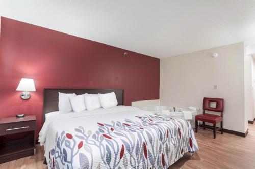 客房, 肯塔基州里奇蒙紅頂旅館 (Red Roof Inn Richmond, KY) in 列治文