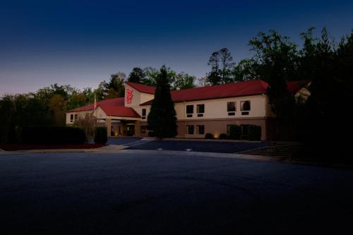 外部景觀, 亨德森維爾紅屋頂酒店 (Red Roof Inn Hendersonville) in 亨德森維爾(NC)