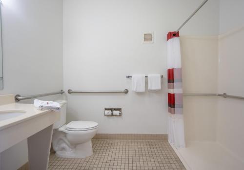 Red Roof Inn & Suites Indianapolis Airport – khách sạn tại Sân bay Indianapolis