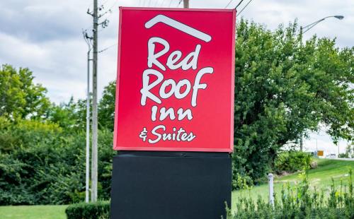 Red Roof Inn & Suites Indianapolis Airport