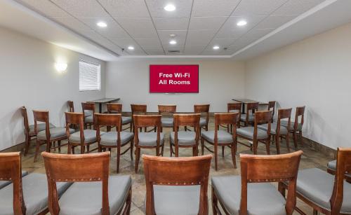 Red Roof Inn Hartford- New Britain