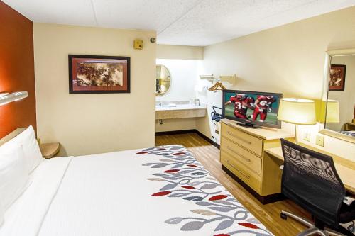 Red Roof Inn Virginia Beach - image 13