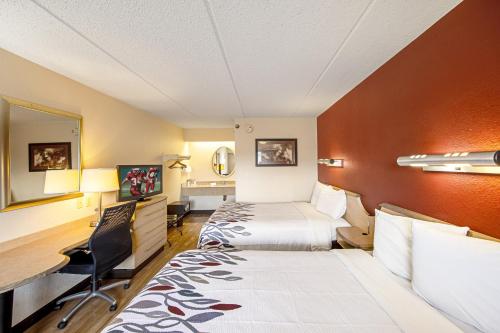 Red Roof Inn Virginia Beach - image 4