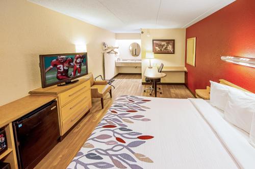 Red Roof Inn Virginia Beach - image 10