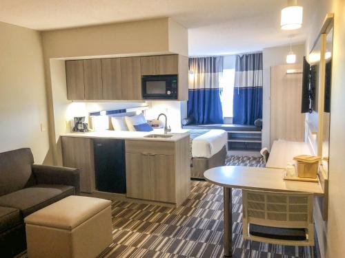 Studio Suite with 1 Queen Bed, Disability Access - Non-Smoking