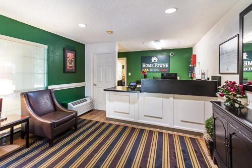 ردهة, HomeTowne Studios by Red Roof Atlanta – Lawrenceville in لورانسفيل