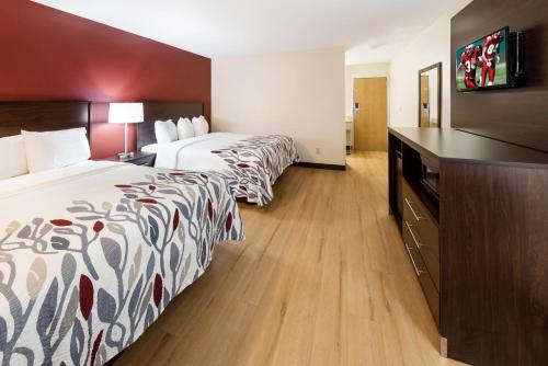 Red Roof Inn Fort Wayne - image 7